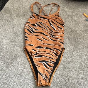 jolyn swimsuit! size 28 - in great condition!